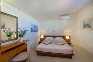 A bed or beds in a room at Gea Maleme