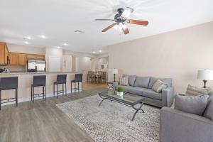 Beautiful Spacious Single Story Vegas Home
