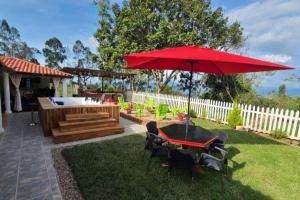 Κήπος έξω από το Finca Agua Luna