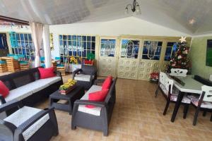 Χώρος καθιστικού στο Finca Agua Luna +19 φωτογραφίες