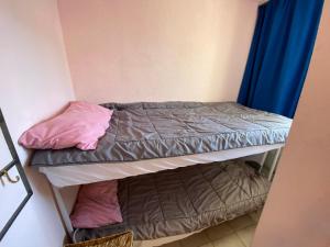 Posteľ alebo postele v izbe v ubytovaní Appartement 4 personnes avec garage et terrasse - FR-1-716-9