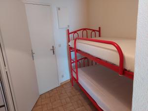 Posteľ alebo postele v izbe v ubytovaní Studio avec Terrasse et Parking Privé à La Grande Motte - 4 Pers. - FR-1-716-8