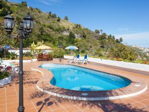 Bazén v ubytování Casa el Mirlo: Paraíso rural con piscina y hermosos jardines en Icod de los Vinos, Tenerife - ES-279-20 nebo v jeho okolí