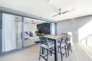 Köök või kööginurk majutusasutuses ZEN Oceania - 2BR Ocean View