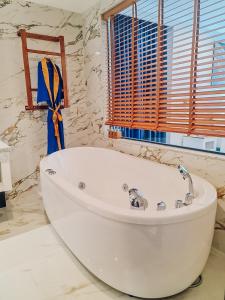 Koupelna v ubytování Sabina Luxury Boutique Hotel & Villa