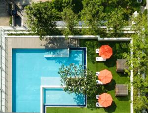 SILQ Hotel & Residence内部或周边的泳池
