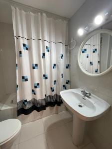 A bathroom at Alpen1 Europeñiscola