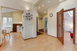 Kuchyňa alebo kuchynka v ubytovaní Apartament George