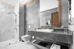 Ванная комната в AKASIYA HOTEL