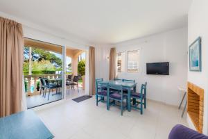 Μια τηλεόραση ή/και κέντρο ψυχαγωγίας στο Oro del mar iv apartamento 01