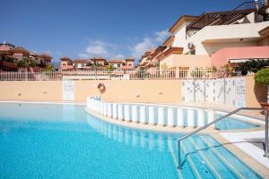 Bazén v ubytovaní EDEN RENTALS Duke Ocean Views with AC alebo v jeho blízkosti