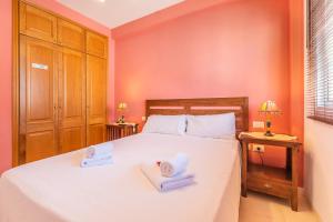 Posteľ alebo postele v izbe v ubytovaní 2BR Home with Parking - Mountain Views Terrace