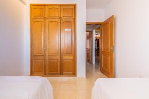 Posteľ alebo postele v izbe v ubytovaní 2BR Home with Parking - Mountain Views Terrace