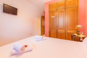 Posteľ alebo postele v izbe v ubytovaní 2BR Home with Parking - Mountain Views Terrace