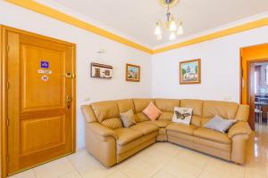 Posedenie v ubytovaní 2BR Home with Parking - Mountain Views Terrace