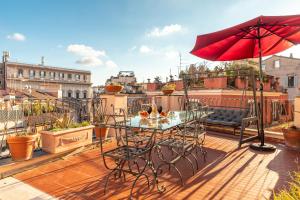 Balkón alebo terasa v ubytovaní Rooftop Campo dei Fiori