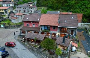 The surrounding neighborhood or a neighborhood close to a vendégházakat