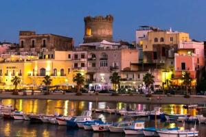 Γενική άποψη της πόλης Ίσκια ή θέα της πόλης από  αυτό το διαμέρισμα