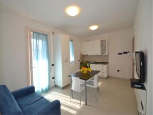 Η κουζίνα ή μικρή κουζίνα στο Charming apartment in the heart of Rosolina Mare