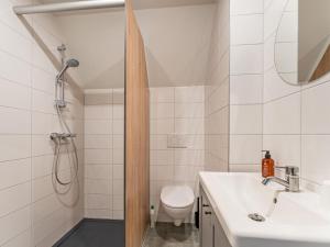 Koupelna v ubytování Romantic studio in Stellendam with terrace