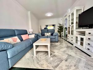 Zdjęcie z galerii obiektu Precioso Apartamento reformado en Dama de Noche w Marbelli