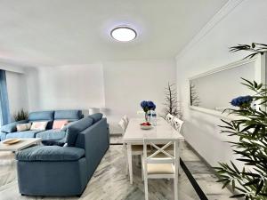 Zdjęcie z galerii obiektu Precioso Apartamento reformado en Dama de Noche w Marbelli +25 zdjęć