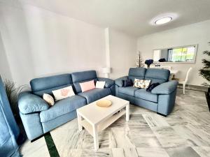 Zdjęcie z galerii obiektu Precioso Apartamento reformado en Dama de Noche w Marbelli