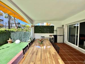Zdjęcie z galerii obiektu Precioso Apartamento reformado en Dama de Noche w Marbelli