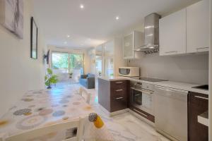 Kjøkken eller kjøkkenkrok på Lumineux T2 Confortable - A1B249