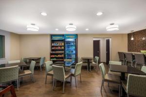 Area soggiorno di Clarion Pointe Downtown