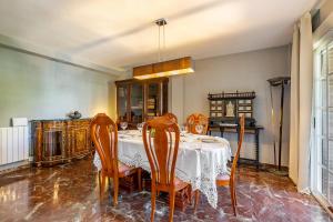 Zdjęcie z galerii obiektu Cypress House w mieście La Zubia