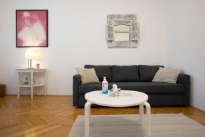 Ein Sitzbereich in der Unterkunft Vedrana-near centre and free garage, electricity for electric cars