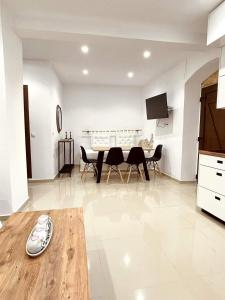 Kuchyň nebo kuchyňský kout v ubytování Luxury Villa Nipiditos est 1912