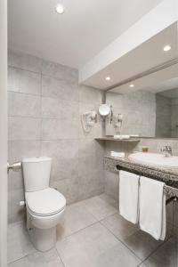 A bathroom at Sindbad Club