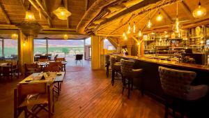 Restaurant o un lloc per menjar a Twyfelfontein Adventure Camp