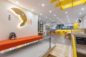 a waiting room at a fast food restaurant at Gray Hotel Busan Station in Busan