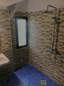 Un baño de Acogedor apartamento Verodes de una habitación.