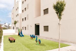 Ogród w obiekcie Elegante apartamento en Jardines de Montesolana