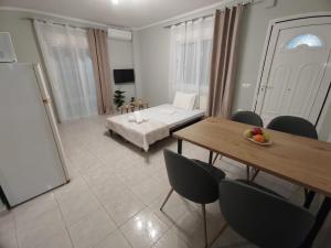Ένα ή περισσότερα κρεβάτια σε δωμάτιο στο Apartment Georgos, ( kallithea Halkidiki )