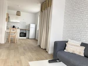 Kuchnia lub aneks kuchenny w obiekcie Résidence Appartements Niort wifi-parking