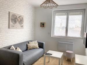 Część wypoczynkowa w obiekcie Résidence Appartements Niort wifi-parking
