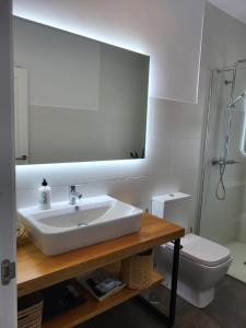 Kúpeľňa v ubytovaní Family house with nice garden 10min from Sanlúcar