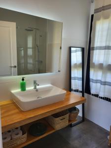 Kúpeľňa v ubytovaní Family house with nice garden 10min from Sanlúcar