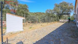 Zdjęcie z galerii obiektu Casa rural Navalonguilla Santa Olalla del Cala by Ruralidays w mieście Almadén de la Plata