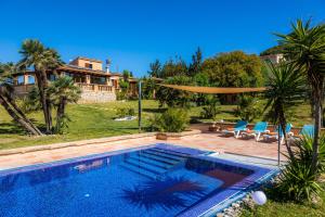 Bazén v ubytování Can Nofre nebo v jeho okolí