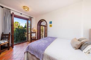 Postel nebo postele na pokoji v ubytování Can Nofre + 30 fotografií