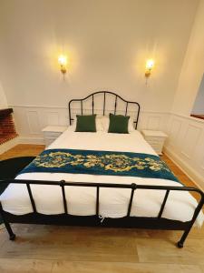 Fotografia z galérie ubytovania Villa muguette - coeur de Vichy-1er étage-balcon v destinácii Vichy + 12 fotografií