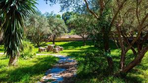 Vonkajšia záhrada v ubytovaní Cortijo El Nuevo Olivo Órgiva by Ruralidays