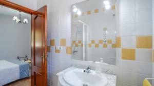 Kúpeľňa v ubytovaní Villa ManuelG Nerja by Ruralidays