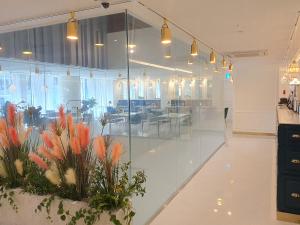 Restauracja lub miejsce do jedzenia w obiekcie Days Hotel by Wyndham Seoul Myeongdong